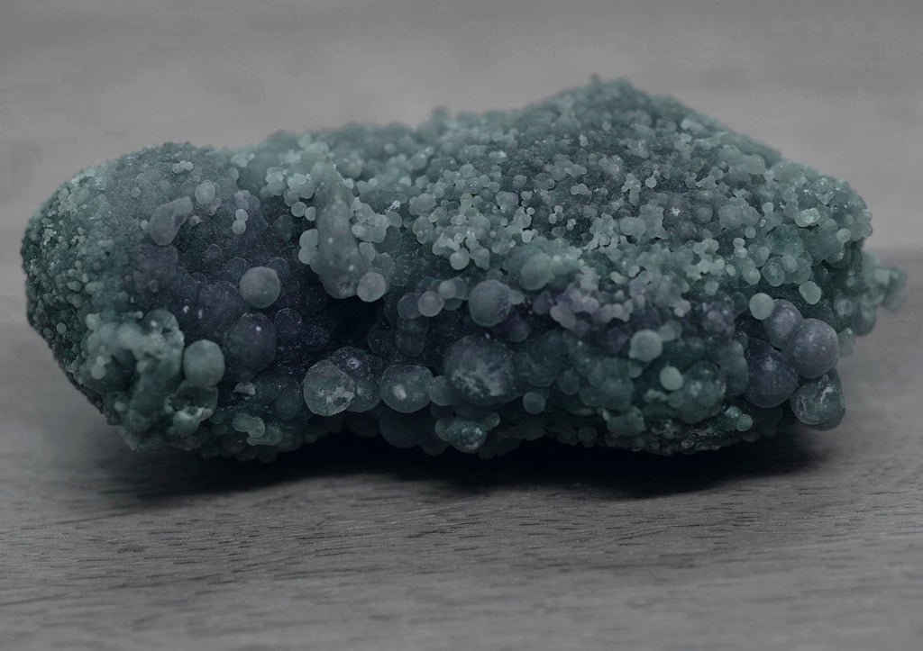 Calcédoine botryoïdale ou grappe verte et violette 214g