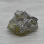 Amas de cubes de fluorine maclée marocaine de 18g