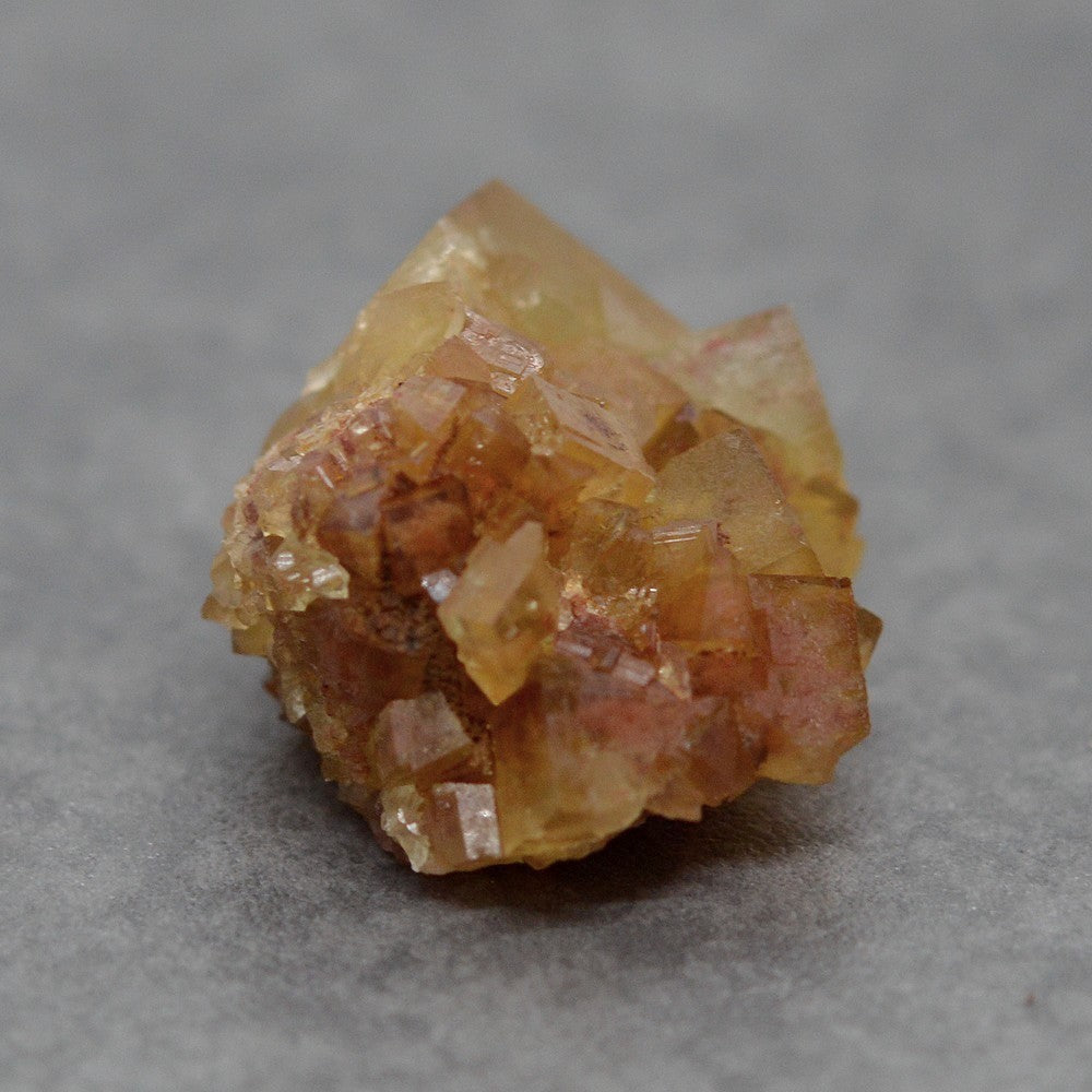 Amas de petits cubes de fluorite jaune miel du Maroc 20g
