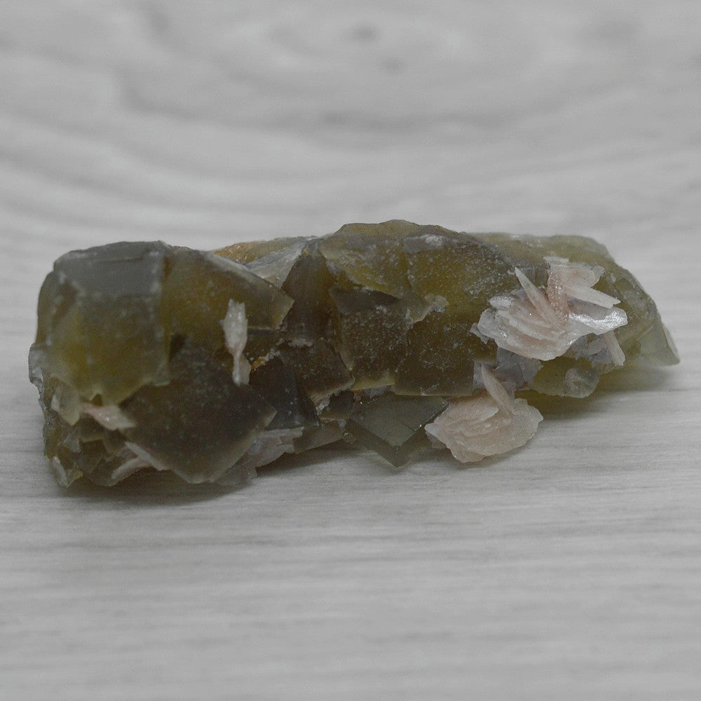 Baryte beige sur fluorite jaune miel marocaine de 35g