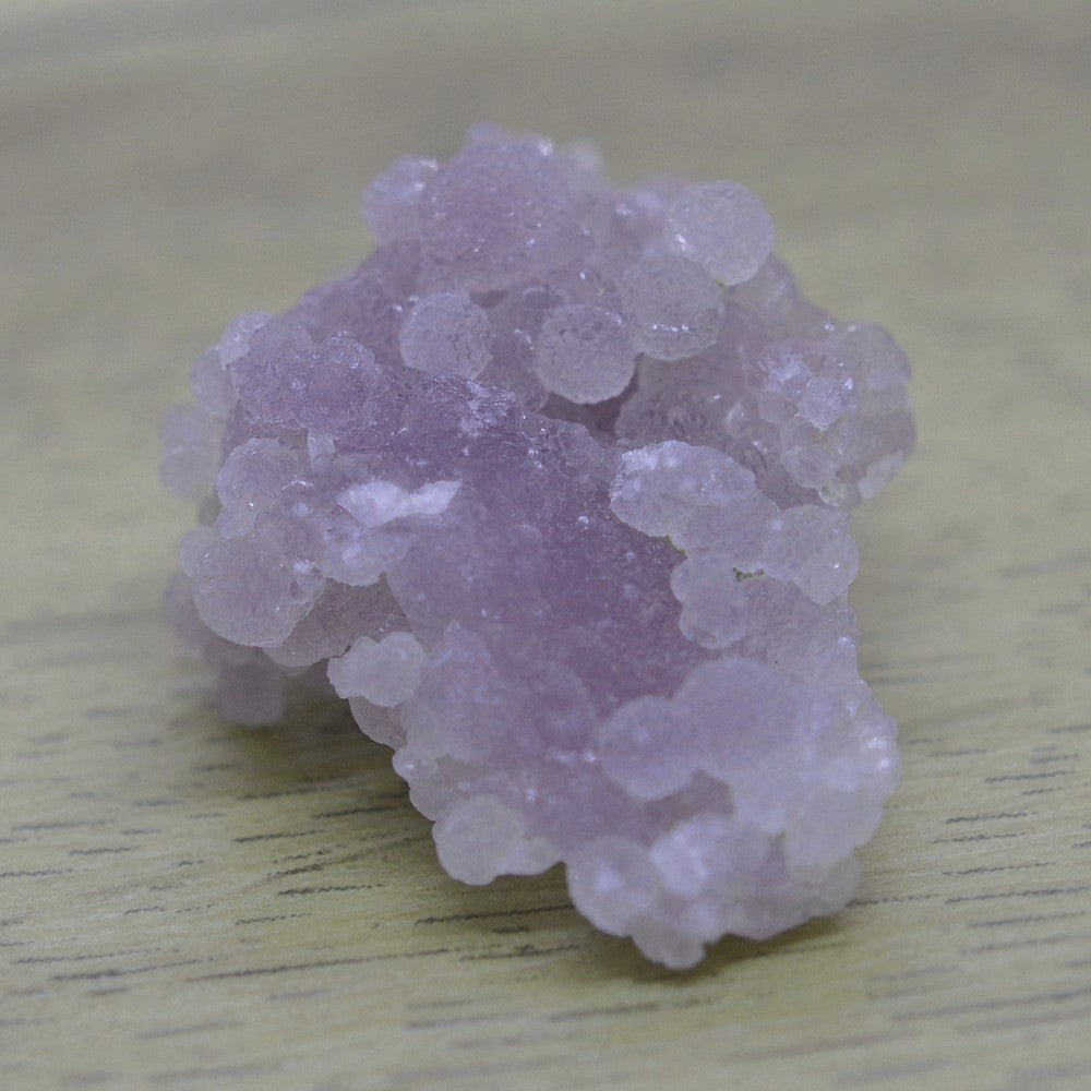 Calcédoine agate grappe de raisin 10g violette claire scintillante