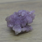 Calcédoine grappe de raisin 6g violette de Sulawesi en Indonésie