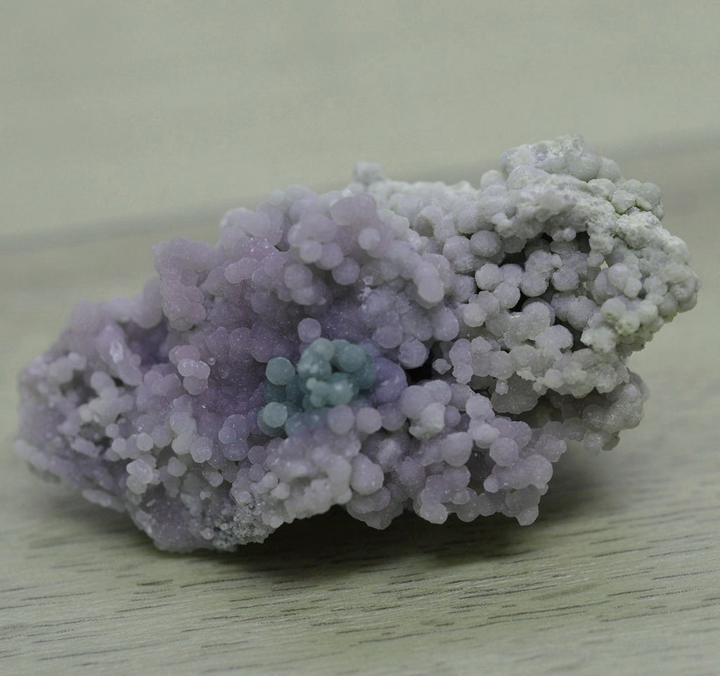 Calcédoine grappe de raisin violette, verte et blanche de 52g