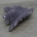 Calcédoine botryoïdale mauve 23g de Sulawesi en Indonésie