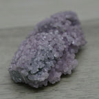 Calcédoine botryoïdale violette 41g de l'île de Sulawesi en Indonésie