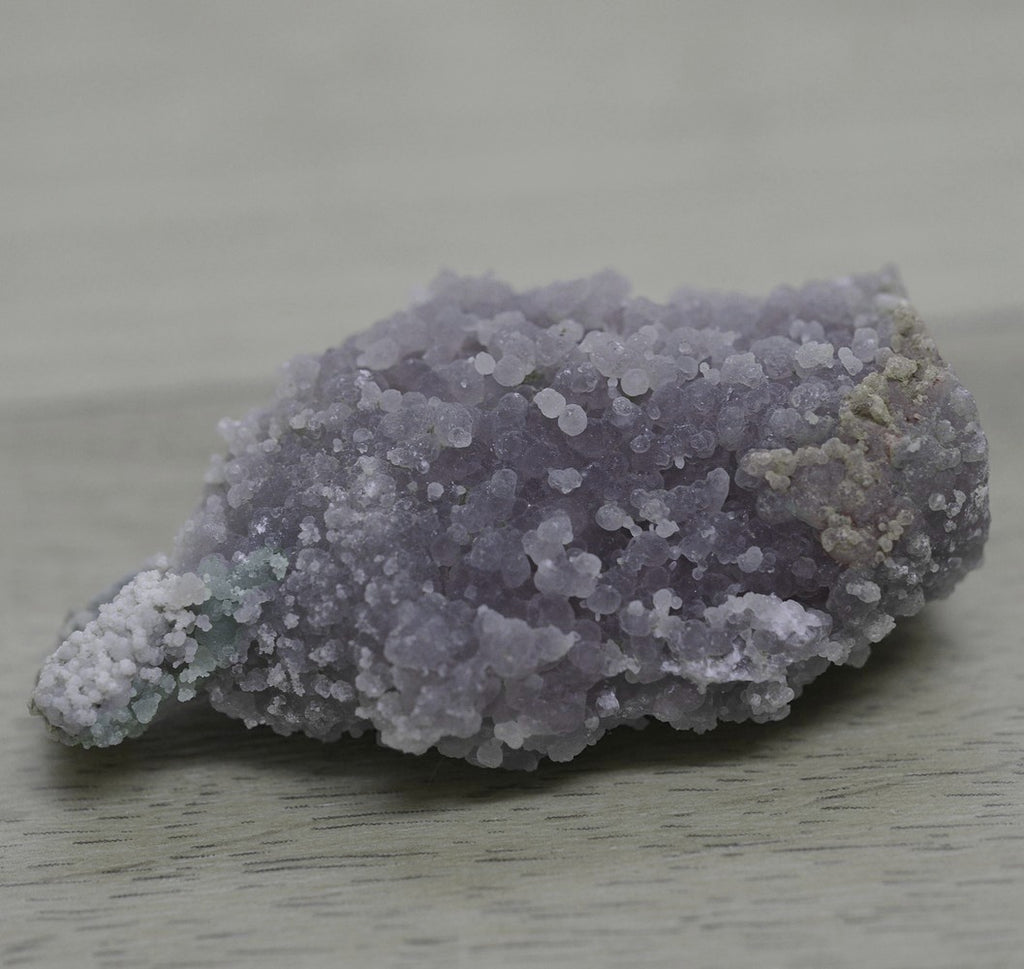 Calcédoine botryoïdale violette lavande 61g d'Indonésie