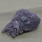 Calcédoine botryoïdale violette à grappes vertes de 48g