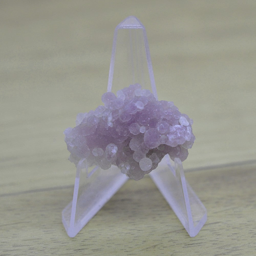 Calcédoine botryoïde scintillante violette claire 10g sur présentoir