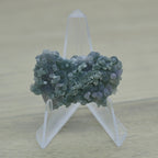 Calcédoine botryoïde verte et violette 12g sur présentoir