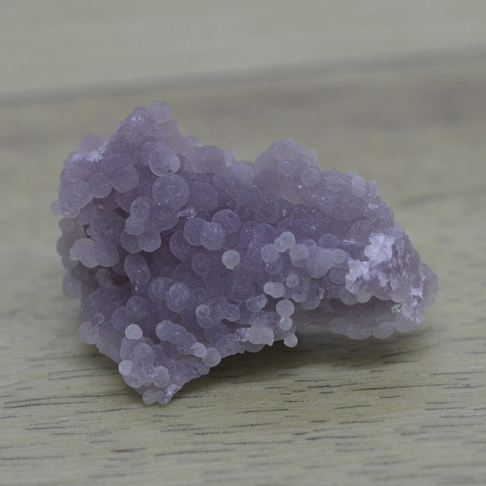 Calcédoine botryoïde violette microcristalline de quartz de 14g