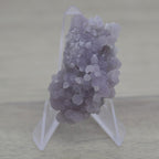 Calcédoine botryoïdale violette de 25g sur présentoir