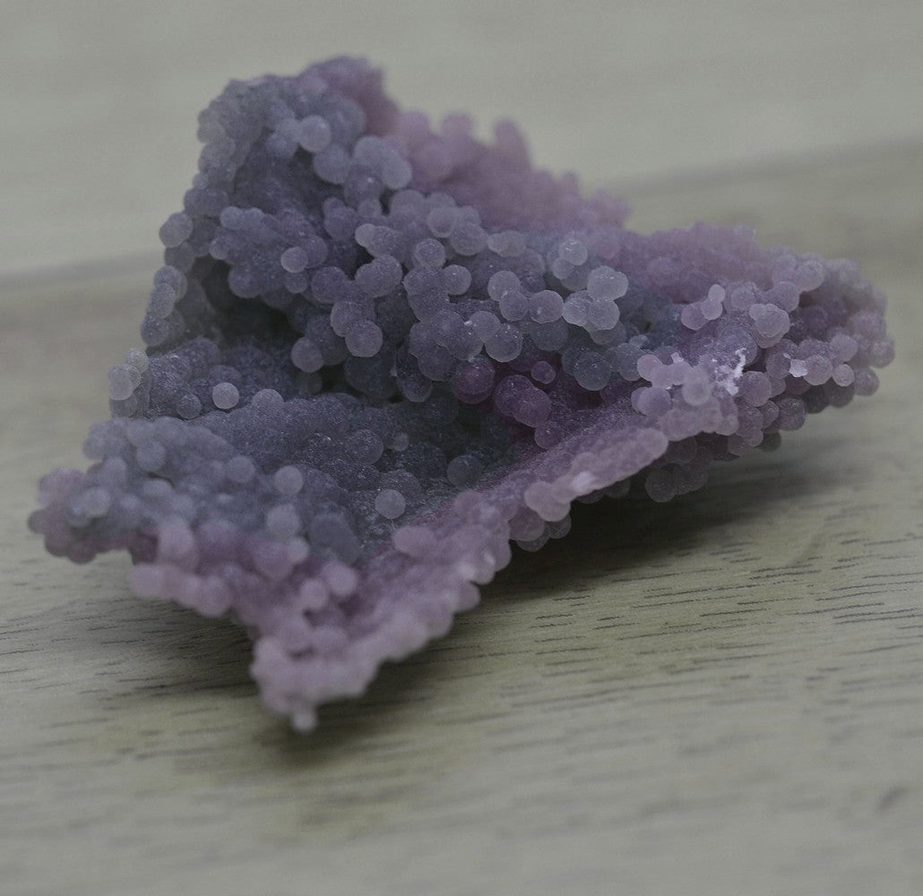 Calcédoine botryoïde violette de 48g