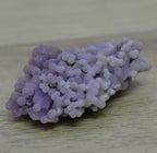 Calcédoine botryoïde violette claire 40g de l'île de Sulawesi