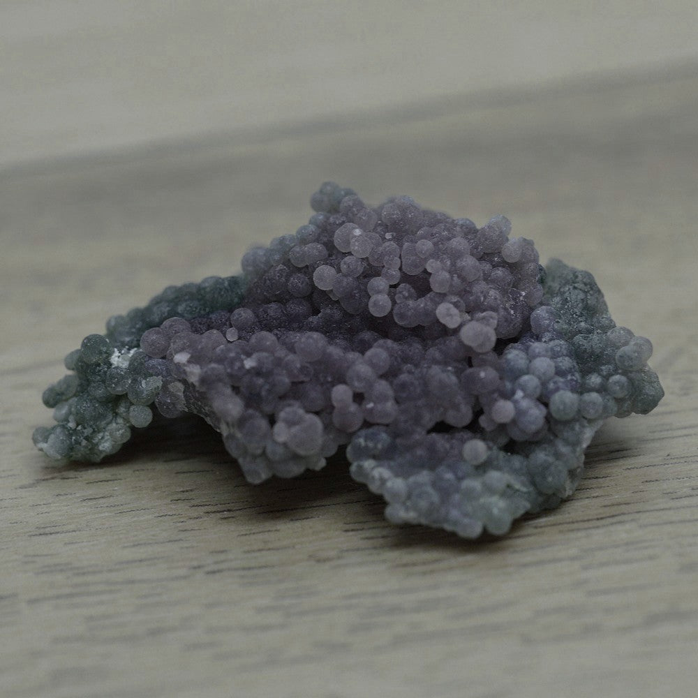 Calcédoine botryoïde violette et verdâtre 16g