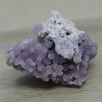 Calcédoine grappe violette de 58g de l'île de Sulawesi