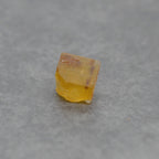 Cube de fluorite jaune miel 1,2cm du Maroc