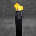 Cubes de fluorite jaune translucide sous lumière