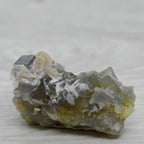 Fluorine jaune miel avec cube de galène et baryte saumon 62g du Maroc