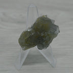 Fluorite jaune gris de 24g sur son présentoir