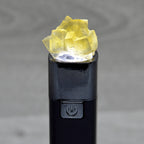 Fluorite jaune zonée bleu translucide sous lumière du Maroc 16g