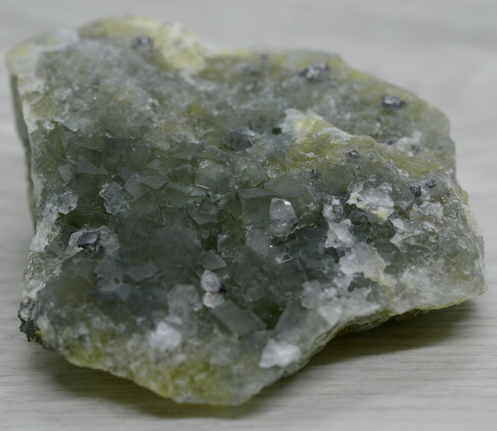 Fluorite vert gris avec galène et quartz du Maroc 272g