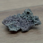 Grappes de raisin violettes et vertes sur calcédoine de 16g