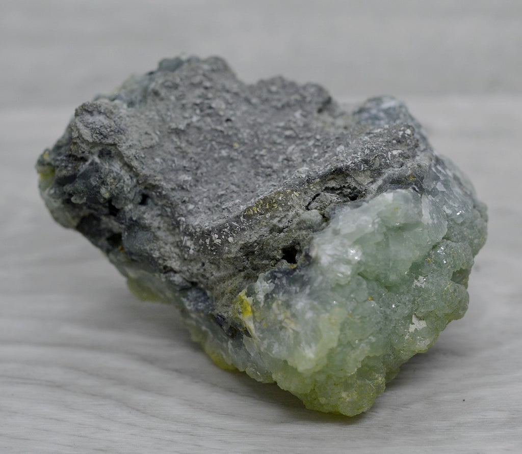 Pierre brute prehnite 161g face arrière