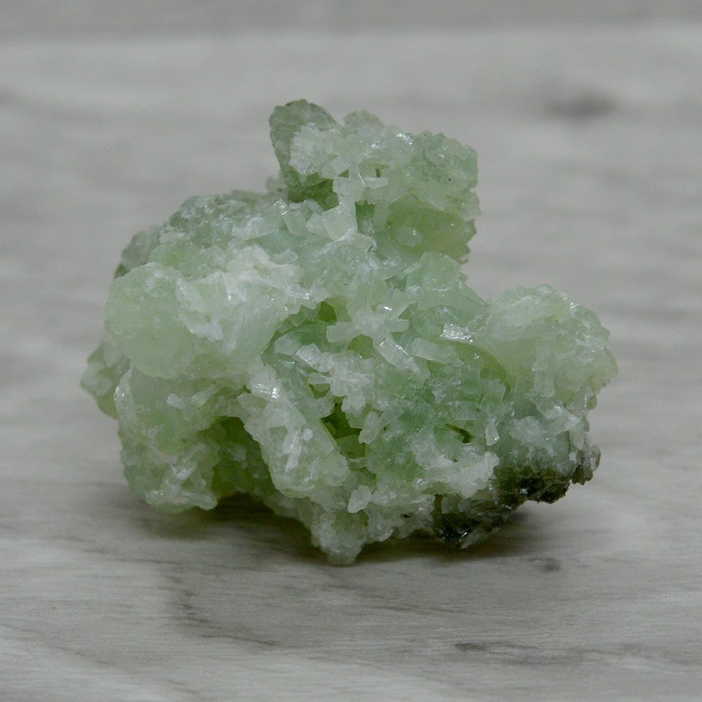 Pierre brute prehnite claire du Maroc de 3cm et 25g