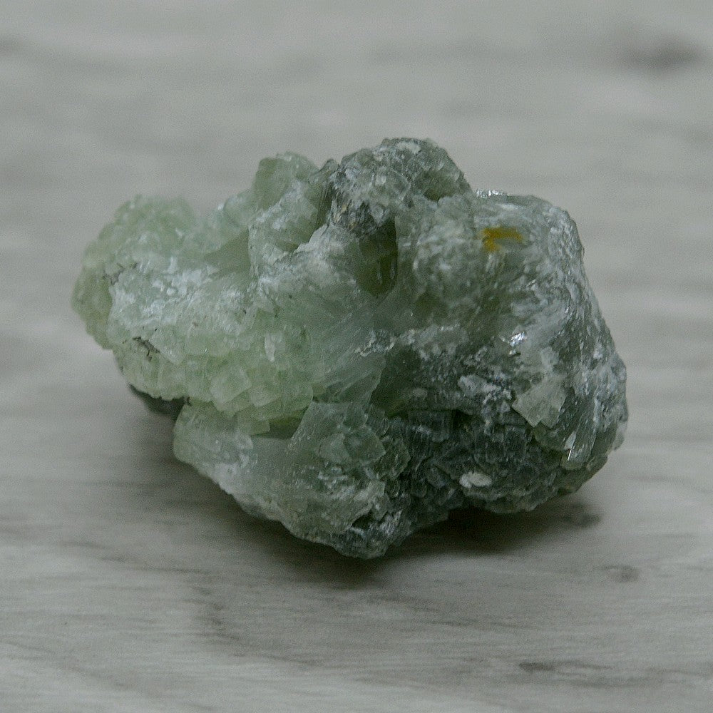 Pierre brute prehnite du Maroc 3,6cm et 24g