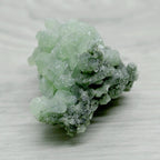 Prehnite verte à inclusion de byssolite 43g