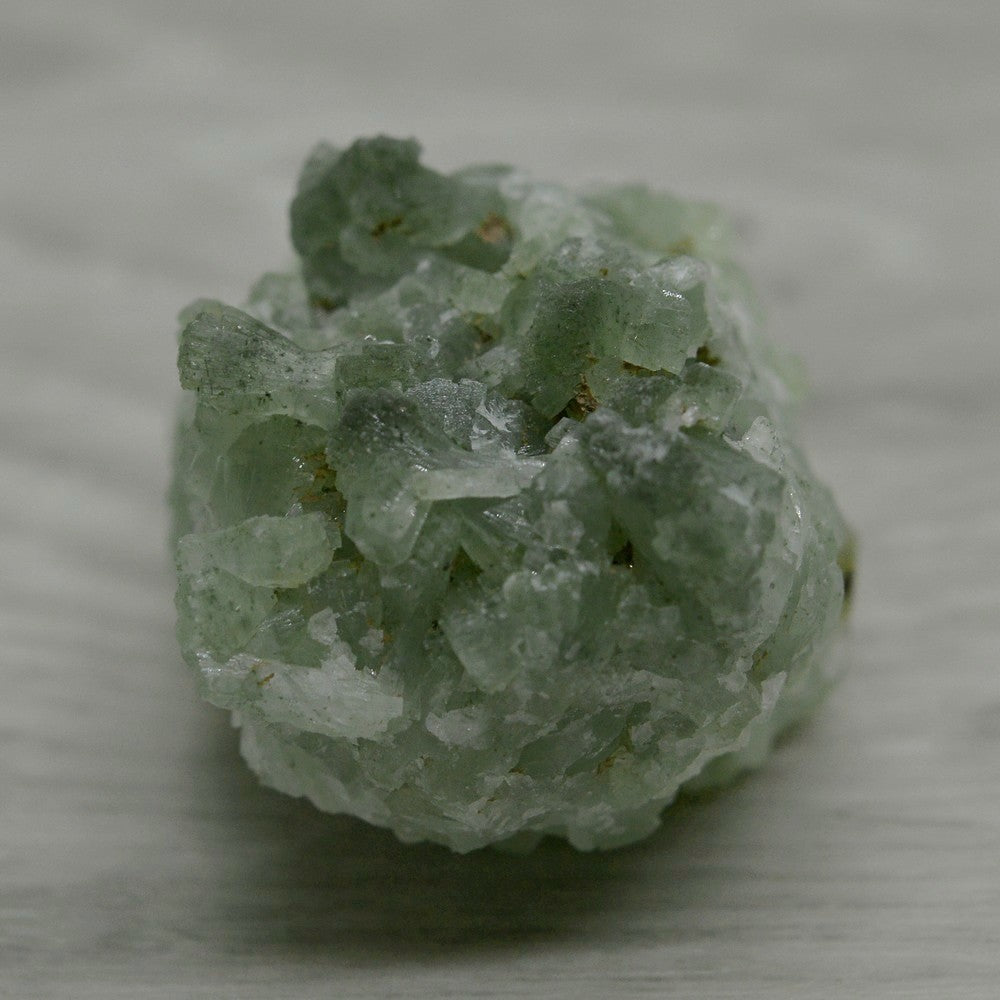 Prehnite brute à cristaux de 58g 