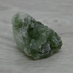 Prehnite brute à cristaux verts du Maroc 29g