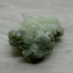 Prehnite verte jaunie et byssolite gris verdâtre du Maroc