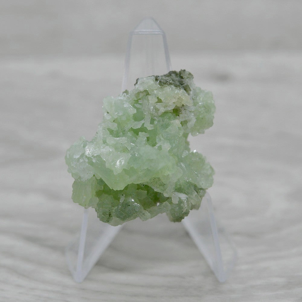 Prehnite pierre brute du Maroc 25g sur présentoir