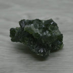 Prehnite pierre brute du Maroc 25g vert épinard