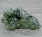 Prehnite verte brute cristallisée de 158g