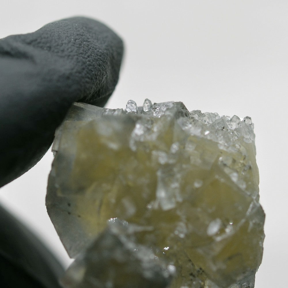 Quartz sur fluorite 18g en provenance du Maroc